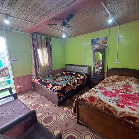 Lakeside Homestay Srinagar Eksteriør bilde