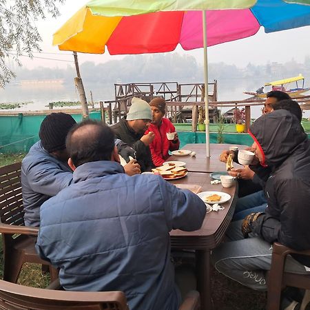 Lakeside Homestay Srinagar Eksteriør bilde