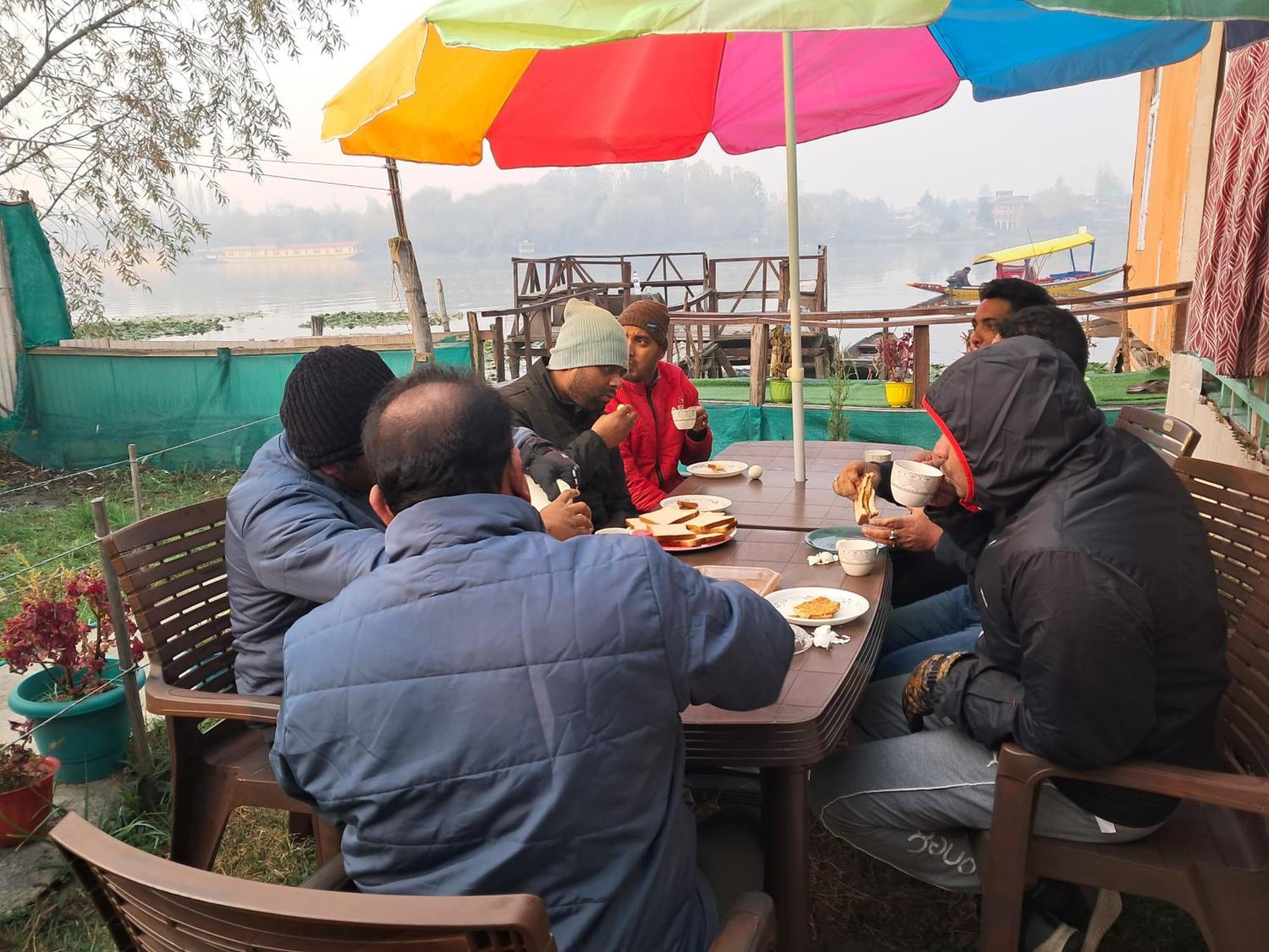 Lakeside Homestay Srinagar Eksteriør bilde