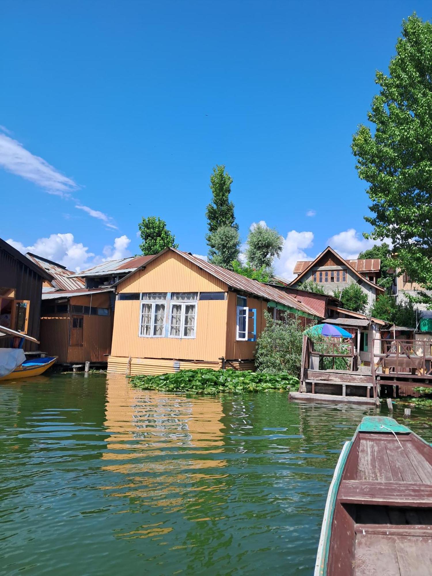 Lakeside Homestay Srinagar Eksteriør bilde
